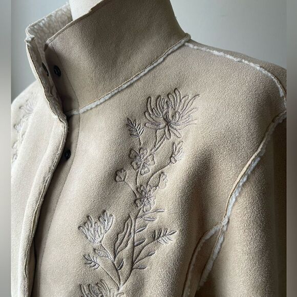 Izod faux suede shearling coat with embroidery size medium - Picture 3 of 8